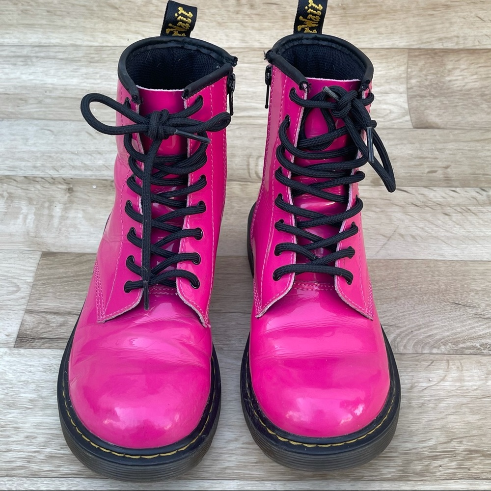 Dr.Martens Patent Pink 8 eye Lace up Boot 1460W - Picture 2 of 9
